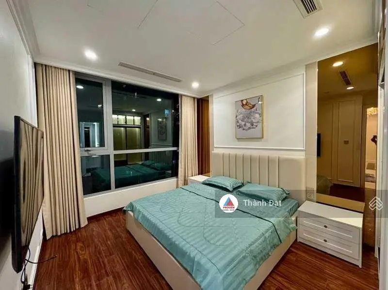 Cần bán căn hộ Vinhomes Central Park với 3pn, 100m2 full nội thất cao cấp