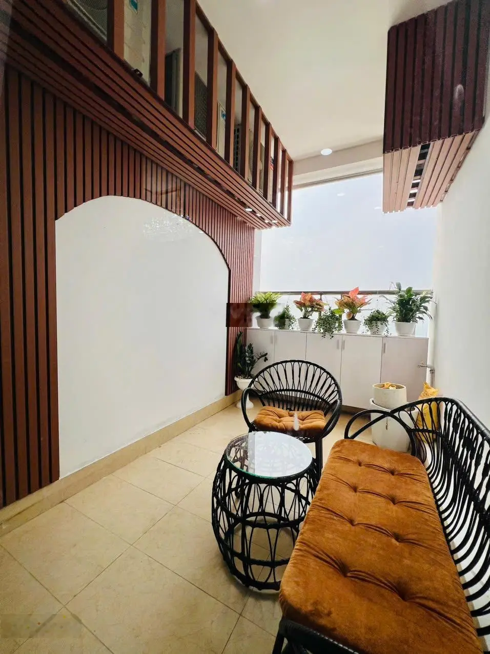 Chính chủ bán căn 3 ngủ 105m2 Roman Tố Hữu, tầng trung nội thất sang xịn, giá hấp dẫn 6 tỷ