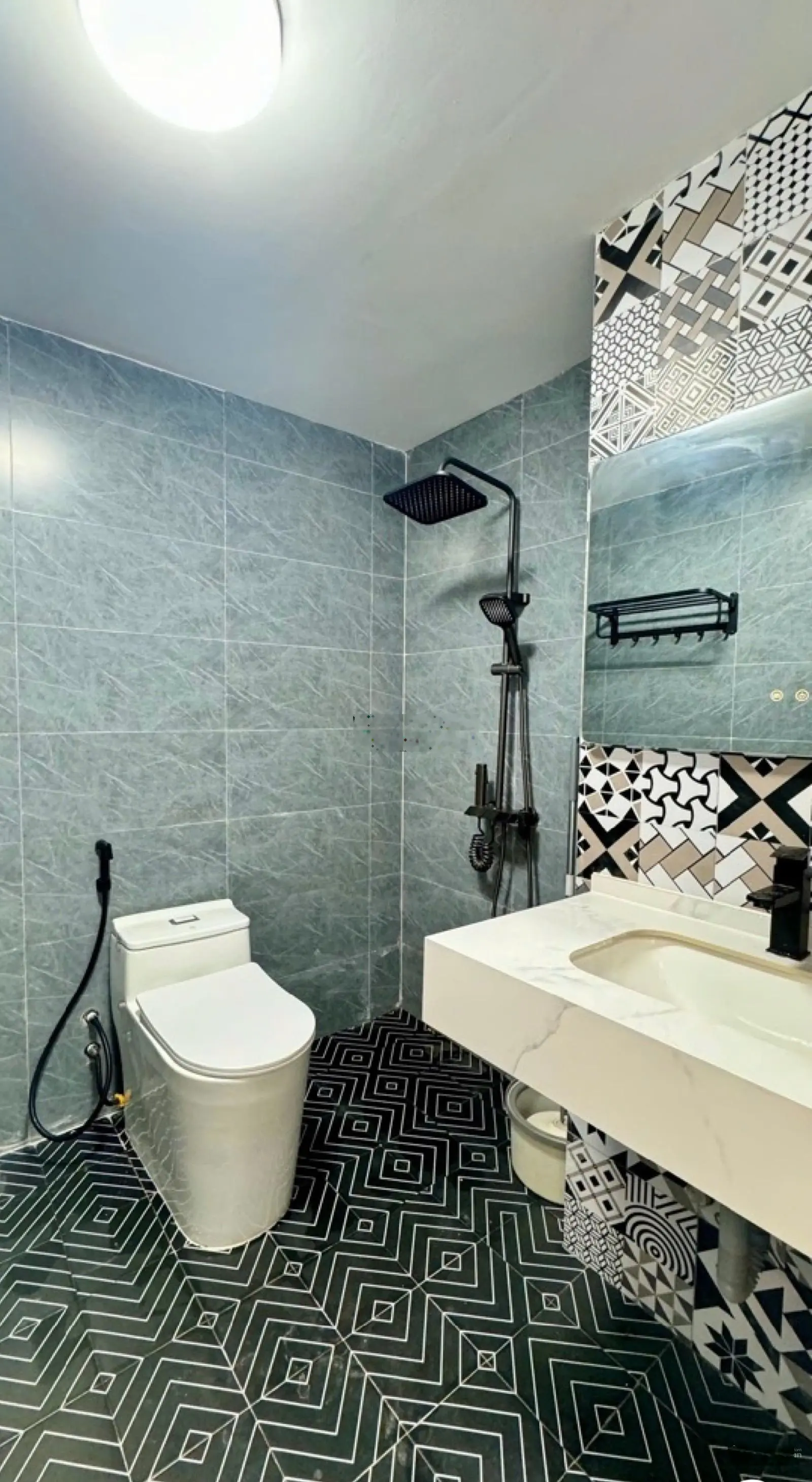 Bán C.C B3 Nguyễn Khánh Toàn 55m2 , 2PN , tặng nội thất xịn, ở ngay, giá 3,68 tỷ