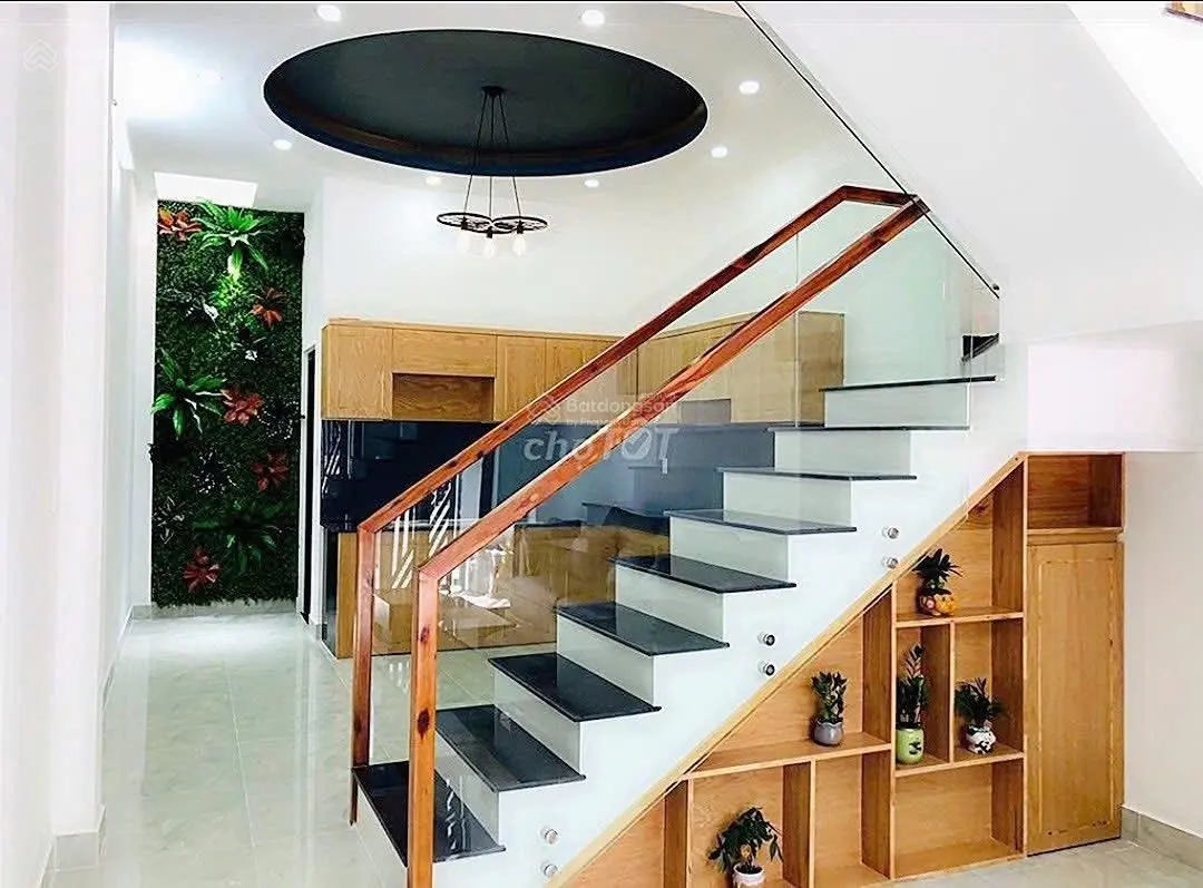 Bán nhà ngay KDC Cảng Phú Hữu DT 70m2 nằm ngay chợ Phố Đông SHR cách đường Nguyễn Thị Tư chỉ 70m