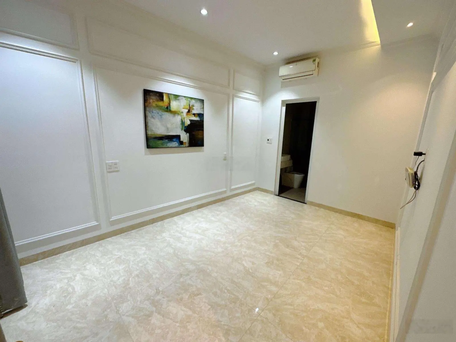 Bán lỗ biệt thự mini tân cổ điển - Kiệt Hoàng Diệu - gần Chợ Mới - Gọi Sa