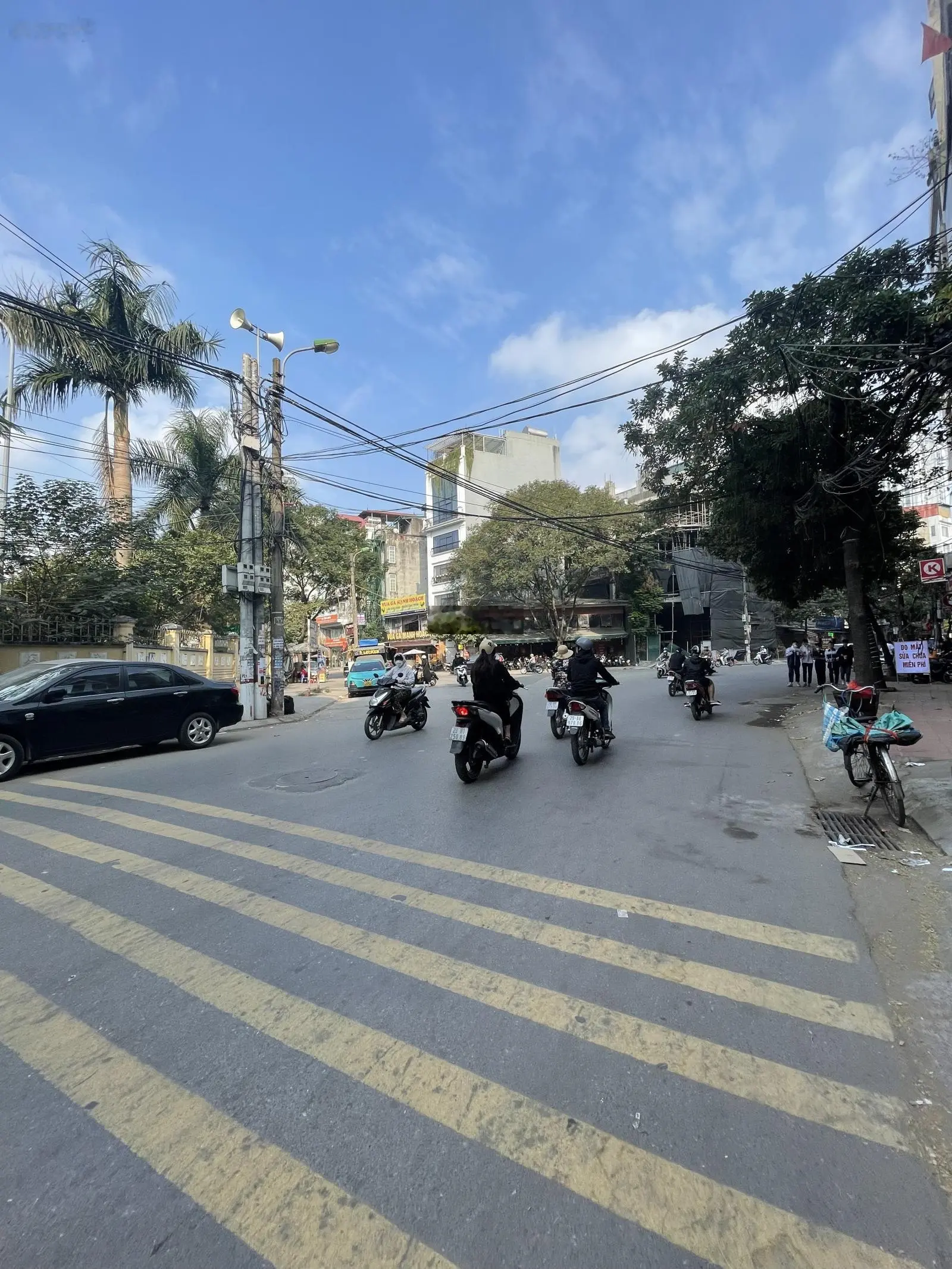 Mặt phố Đền Lừ diện tích 46m+5tầng+4 làn xe đỗ,vị trí đẹp nhất giá đầu tư.dòng tiền 35tr/th*16,8tỷ