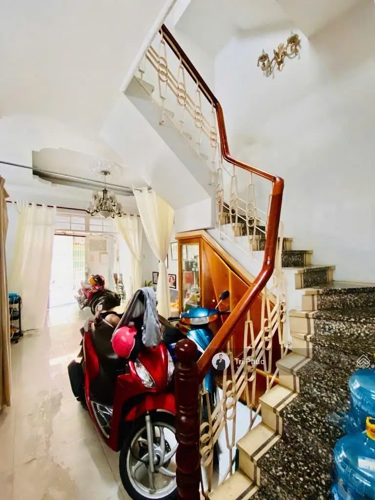 Chỉ 10Ty99 ,Nhà Hẻm Xe Hơi 60m2 5 Tầng 5PN Ngay Gần UBND Quận Phú Nhuận