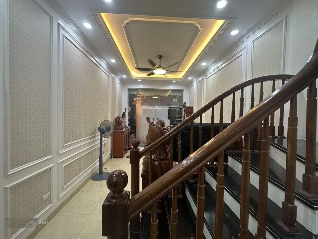 Nhà Phố Vọng, HBT, sát mặt phố, nhà đẹp, 43 m2, kinh doanh, chỉ 8 tỷ