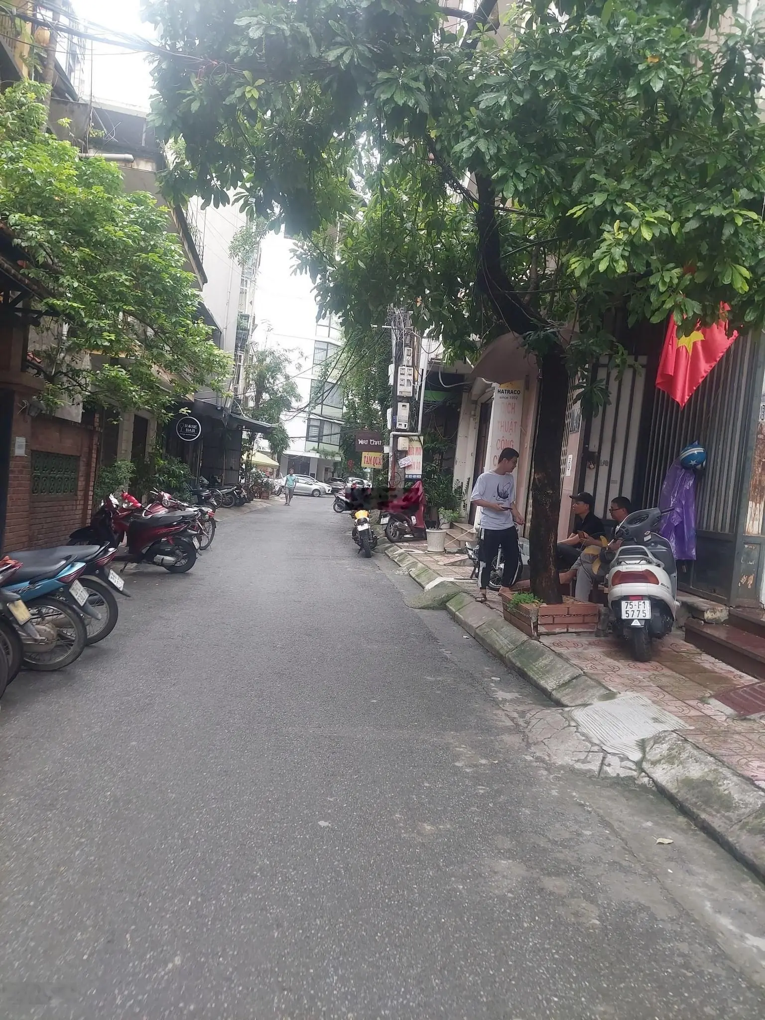 Bán nhà Đào Tấn-DT:80m 5 tầng nhà 2 mặt ngõ trước sau,ô tô 4 chỗ vào ,ô chờ thang máy, 20.5 Tỷ