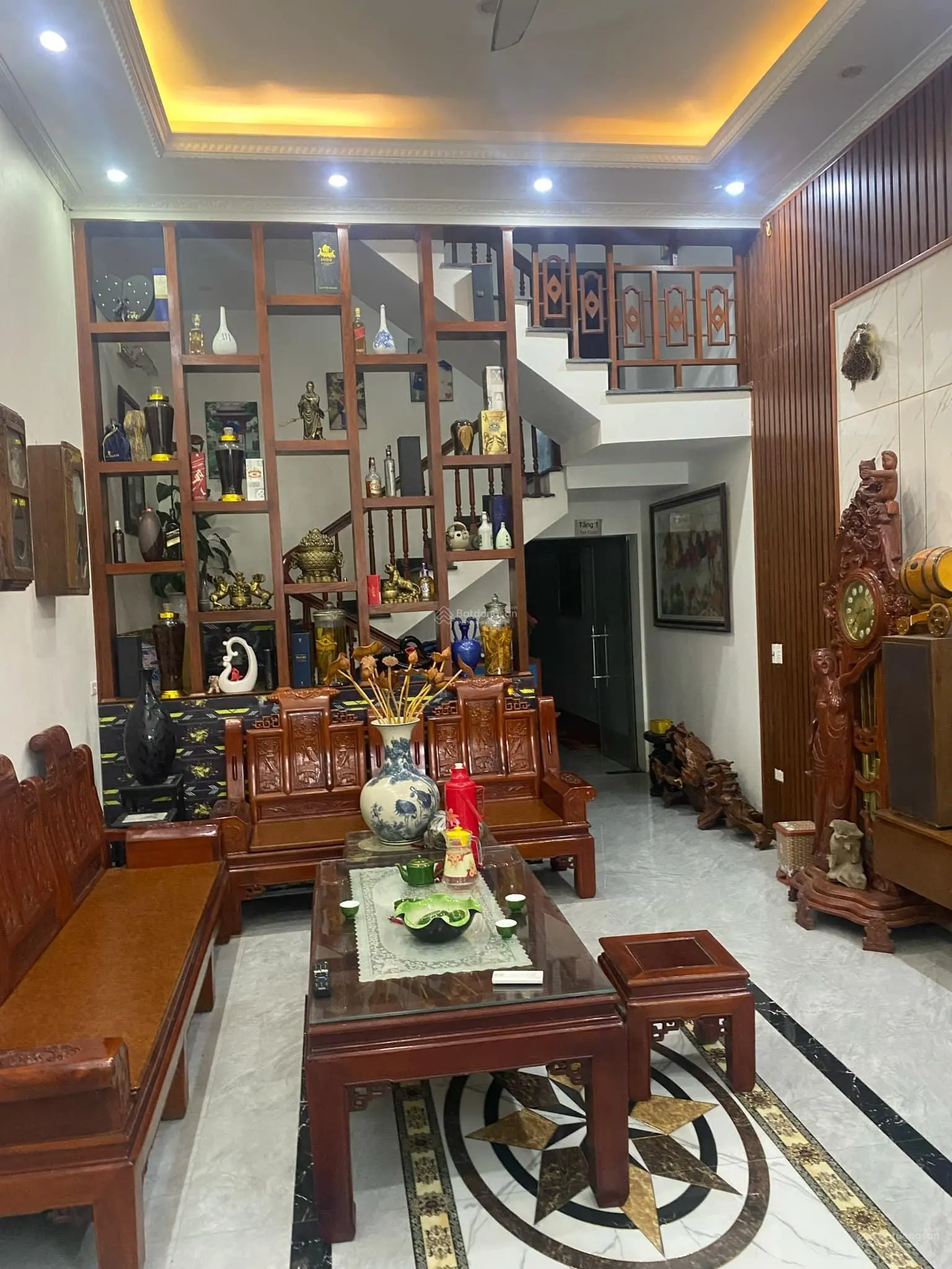 Nhà 5tầng Vân Canh cách 1 nhà ra đường ô tô chạy,hàng xóm thân thiện,dt 32m 4,1ty