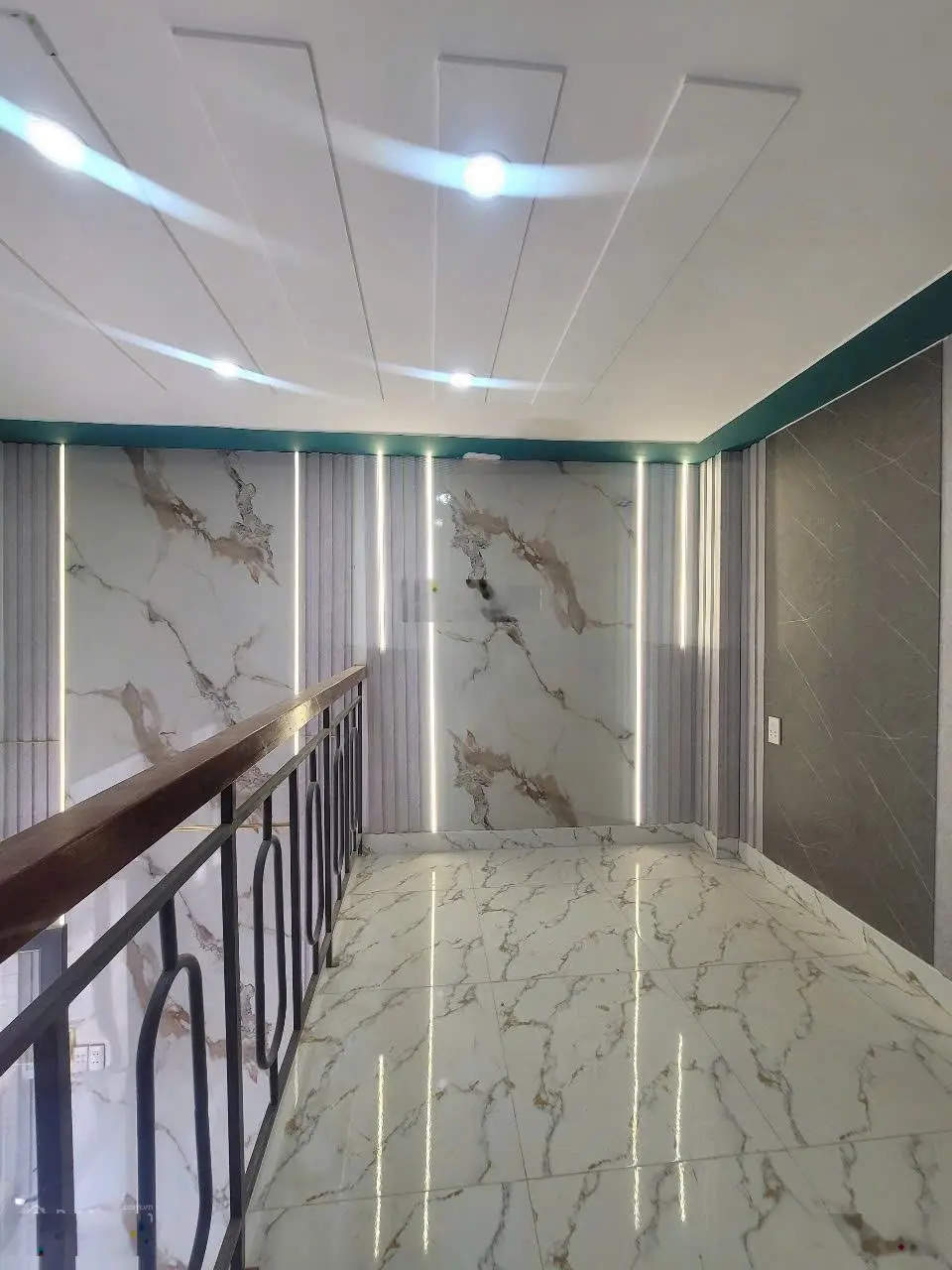 Chính chủ gửi bán nhà 1 trệt 1 lửng 1 lầu giá chỉ 495 triệu bao công chứng sang tên luôn