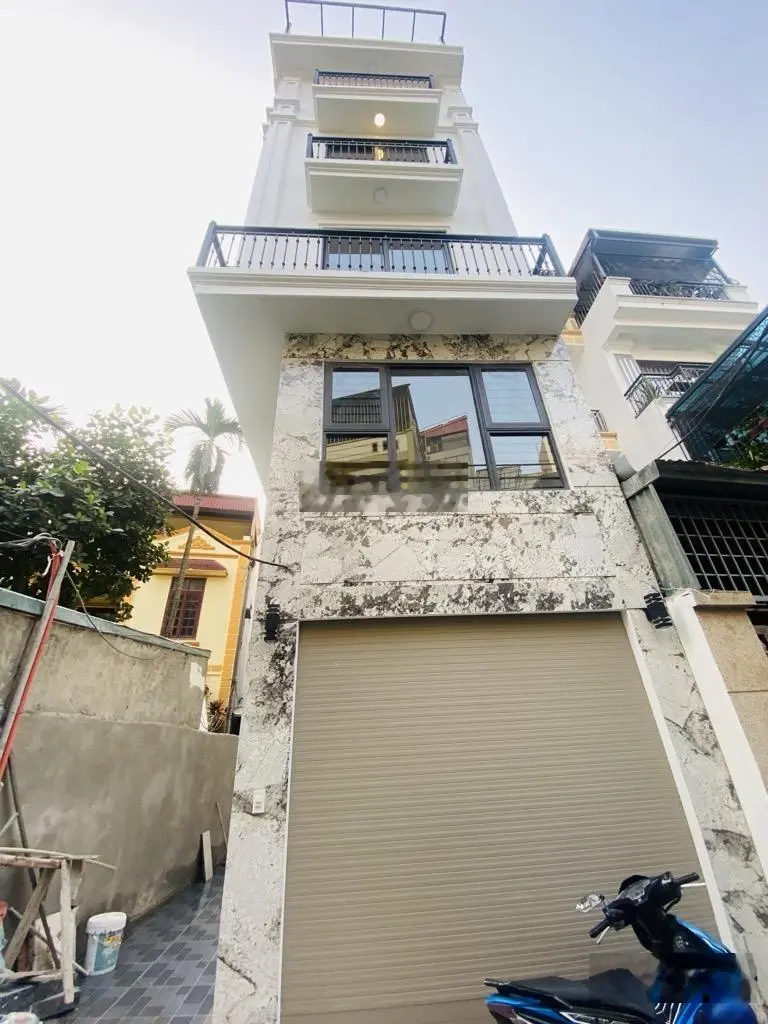 - Bát Khối Thông eon Long Biên - 6 Tầng thang máy, ở kinh doanh 24/7 42m MT 4,4m- ô tô tránh