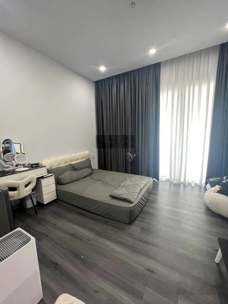 Bán NR đẹp 92m2 ở Đường 379, Quận 9, giá 4,8 tỷ - 3pn ở ngay.