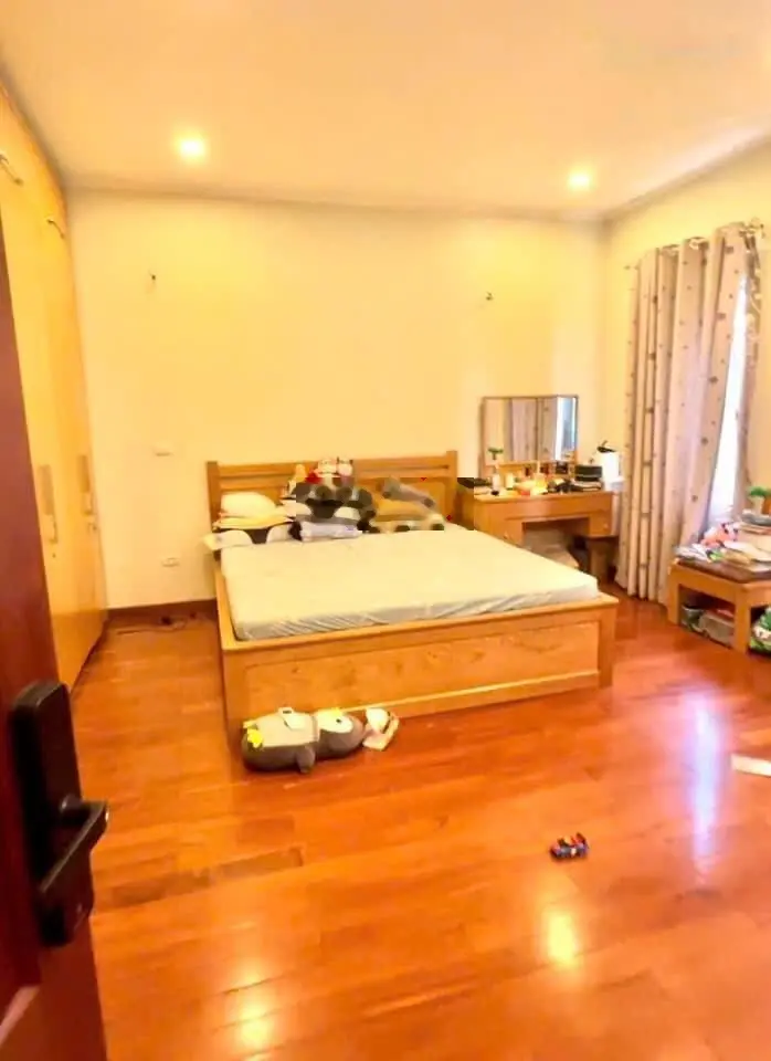 Bán nhà Lạc Trung, Hai Bà Trưng. DT 86m2 4tầng mặt tiền 8m. Giá: 29.2 tỷ. LH: 0383 426 ***