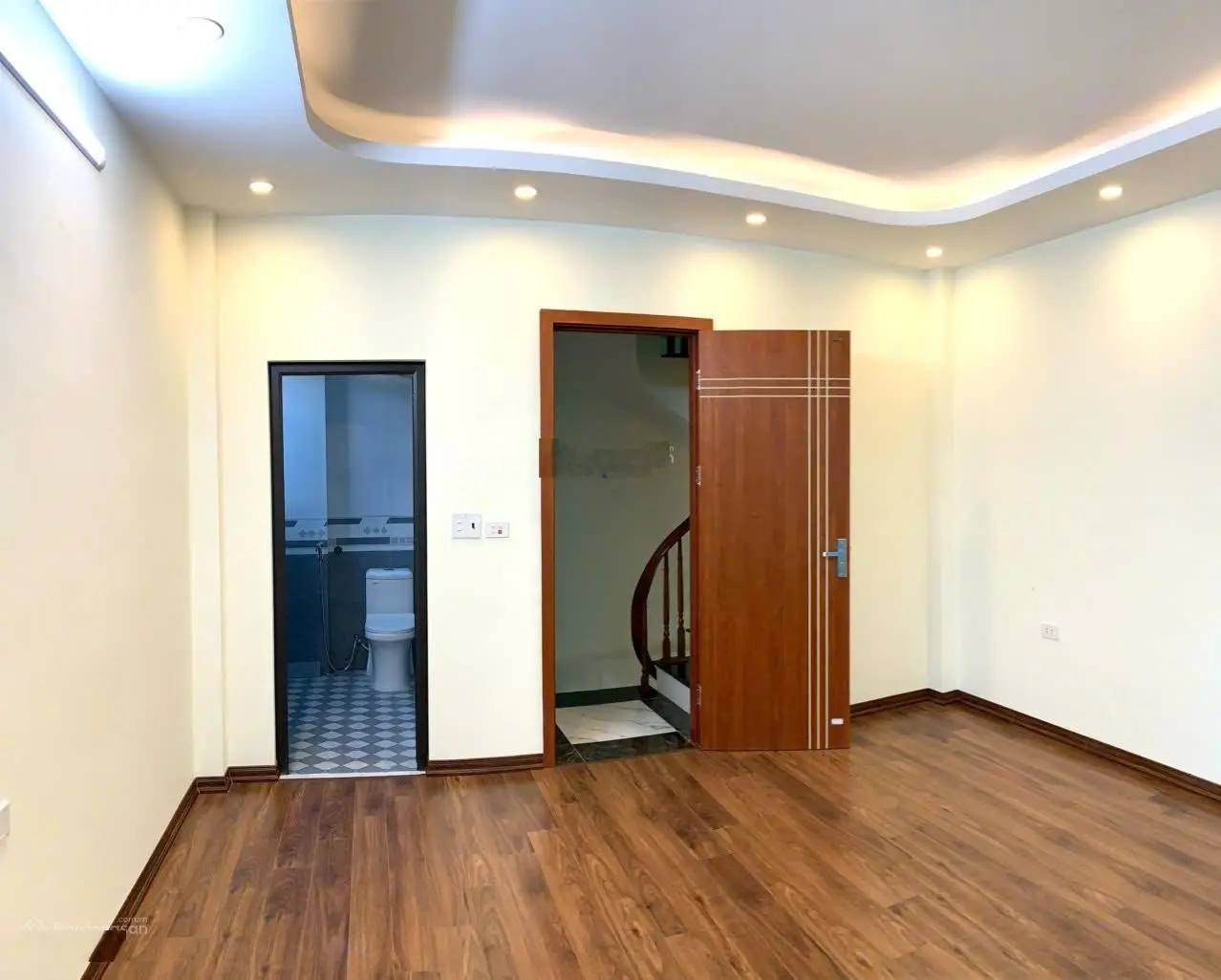 Bán nhà 5 tầng mới phố Miêu Nha, Tây Mỗ, cách Đại Lộ Thăng Long chỉ 100m, gần chung cư Lumi Hà Nội