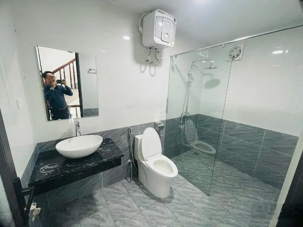Nhà đẹp -trương định - hoàng mai - chắc chắn - 5 tầng -39m2 - mặt 4m - giá 6,7 tỷ