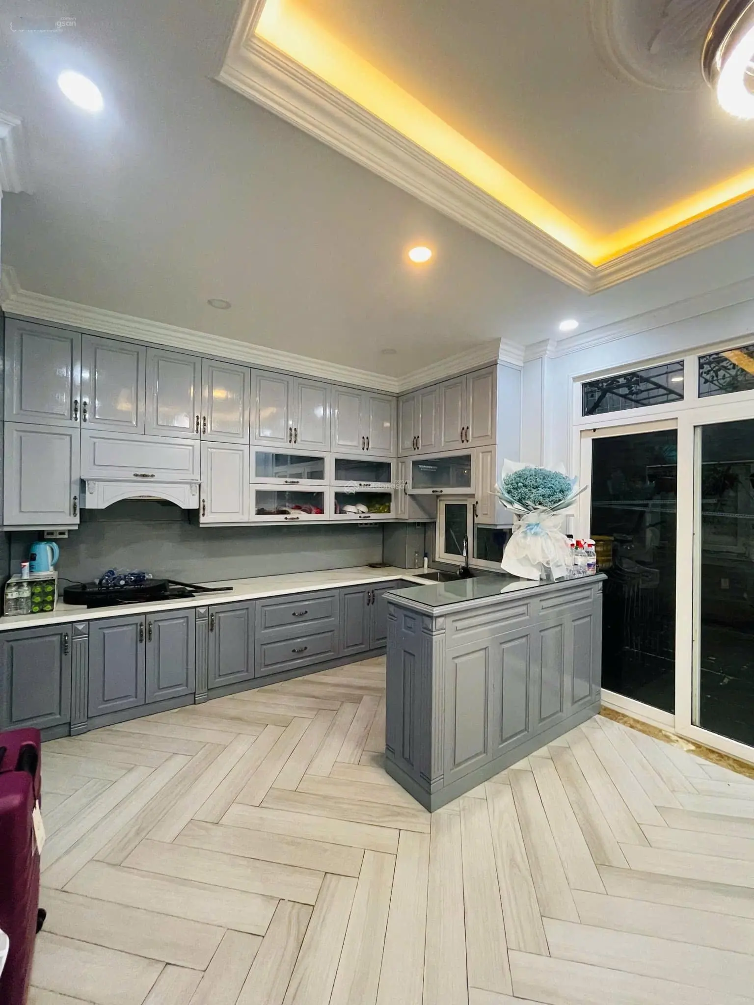 Biệt thự tân cổ điển Lê Đức Thọ 6x20m xây dựng 2 tầng 3Pn , đường 8m thông Hiện đại đẳng cấp bán