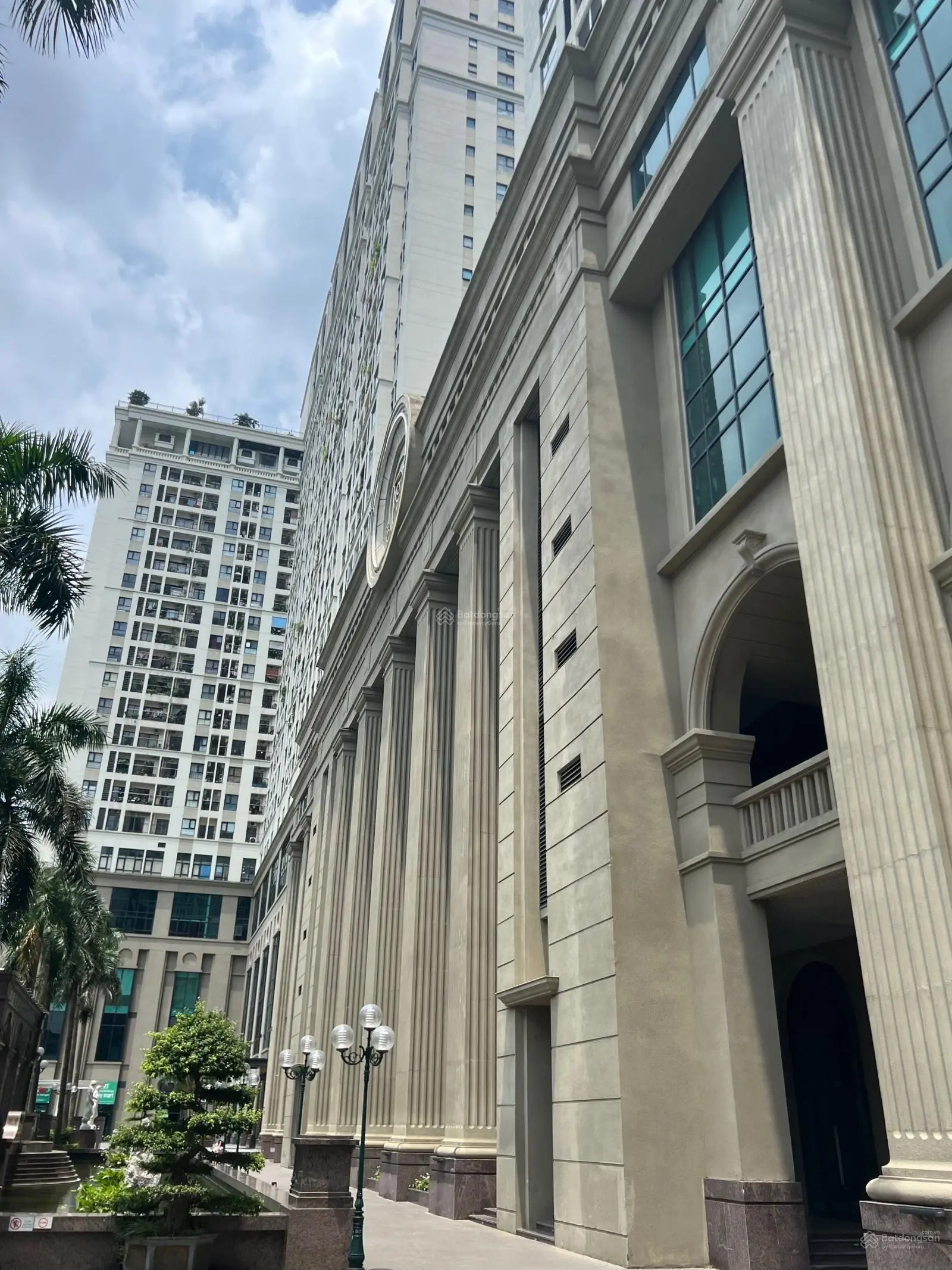 Căn hộ 78m giá tốt chỉ 4,4 tỷ 2N2Wc tại chung cư cao cấp Roman Plaza. E Trí: 0964 380 ***giá chuẩn)