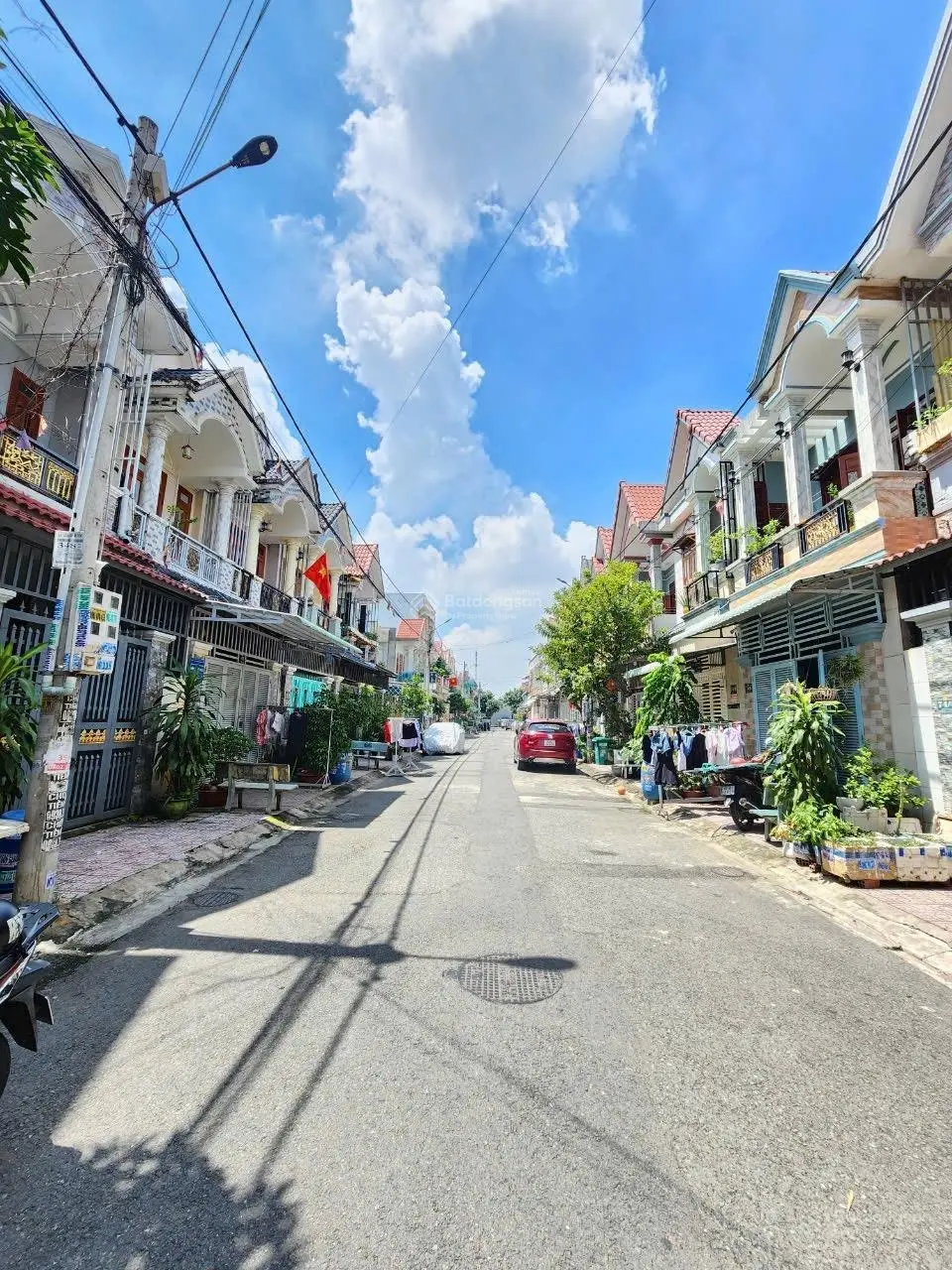 Chính chủ cần bán nhà sổ riêng đường nhựa 7m vỉa hè cây xanh thông thoáng