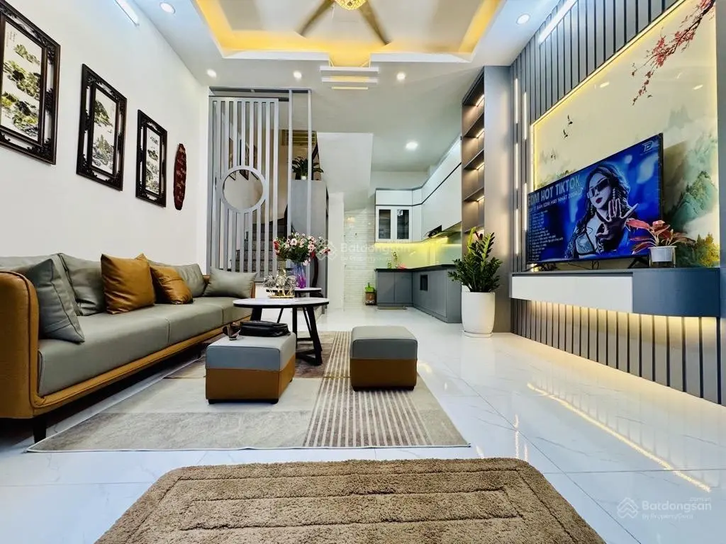 Bán nhà phố Bạch Mai - Gần ô tô - Full nội thất - 5 tầng - 3PN. Giá: 5,29 tỷ. LH: 0779 548 ***