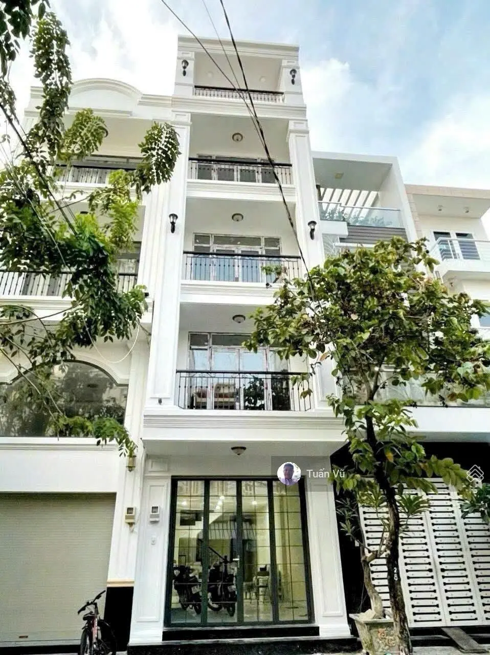 Bán nhà mặt tiền đường số 79 tân quy quận 7 . 1 trệt 3 lầu . Khu kinh doanh buôn bán ầm suất .