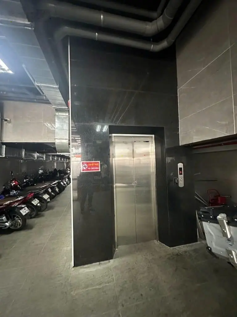 Căn góc 2 mặt tiền Nguyễn Thị Nhung, Vạn Phúc City, DT 181,1m2 dòng tiền 70tr/th - 30tỷ - Thật 100%