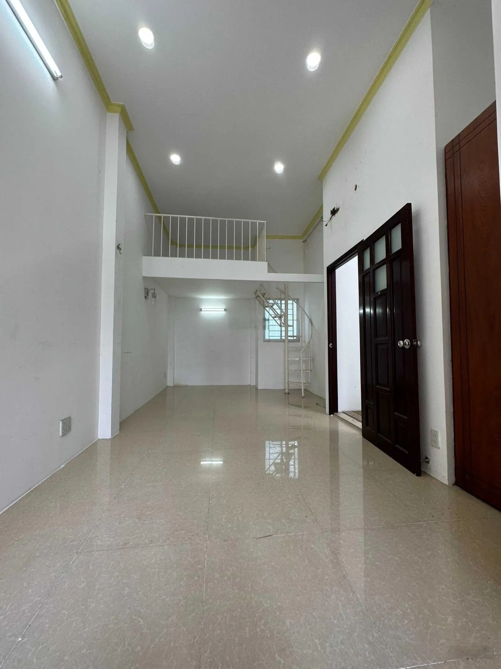 Bán nhanh nhà 55m2 Huỳnh Mẫn Đạt, P. 7, Quận 5, nhà 2 lầu ở liền, giá 5.6 tỷ/TL