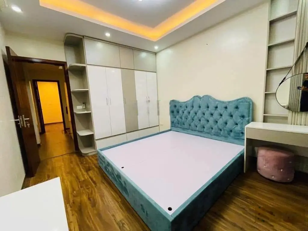 Siêu hiếm! Nhà Trần Thái Tông - Cầu Giấy - 5 tầng - nhỉnh 7 tỷ ô tô đỗ cửa - Nhà đẹp ở luôn