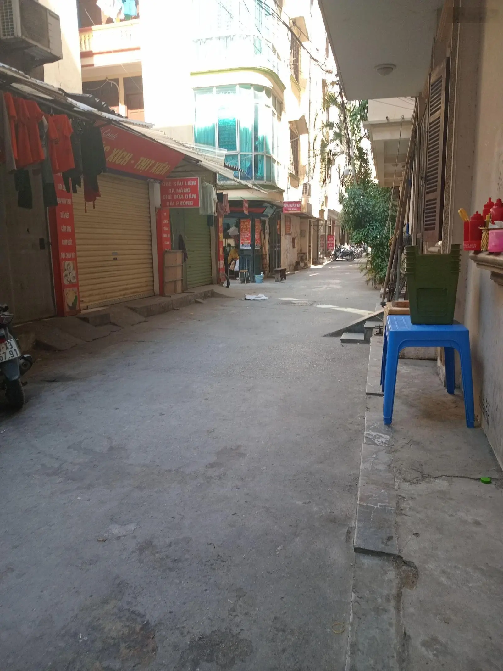 Bán căn hộ dịch vụ Cầu Giấy 323m2, 50 phòng, 60 tỷ, cho thuê 350 triệu/tháng ô tô, gần phố, đã fulL