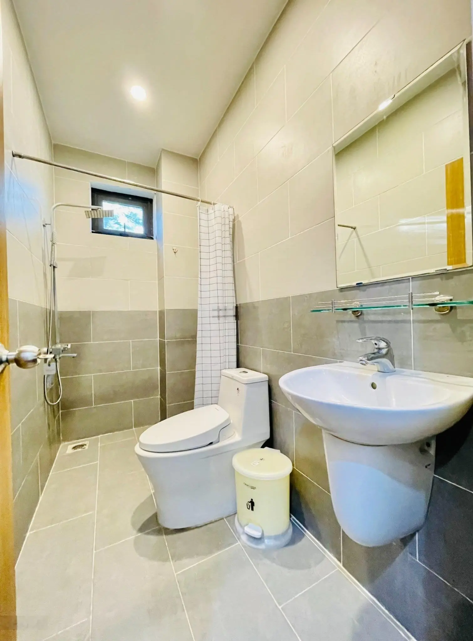 Bán nhà 3 tầng đẹp hiện đại, khu biển Phạm Văn Đồng, Sơn Trà