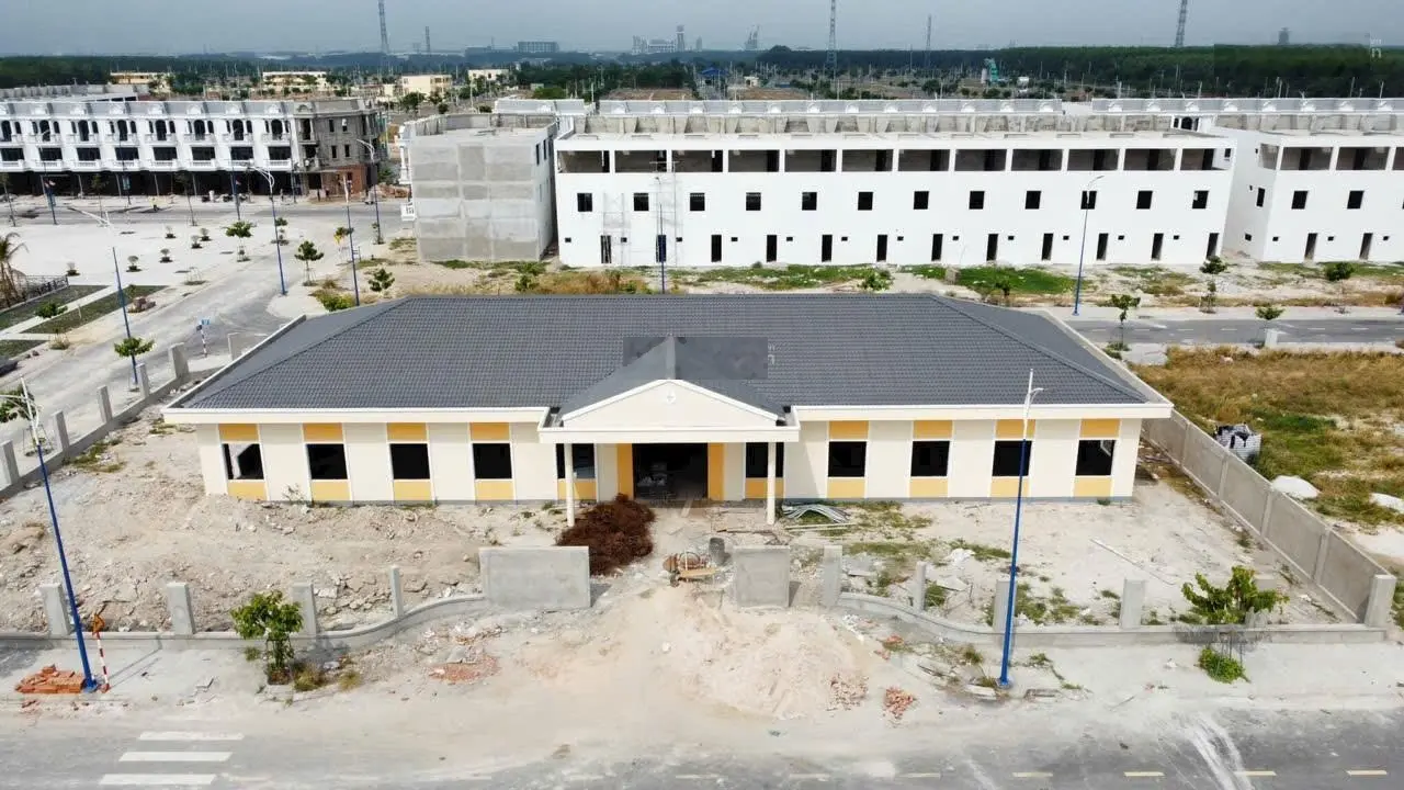 Kẹt tiền bán gấp lô đất 100m2 - giá 900tr/nền - sổ sẵn - công chứng ngay