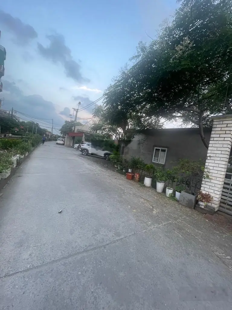 - cần bán nhà phố nguyễn văn cừ, đầu tư chia lô. ngõ ô tô. dt: 116m2, x 4 tầng, giá: 17.x tỷ