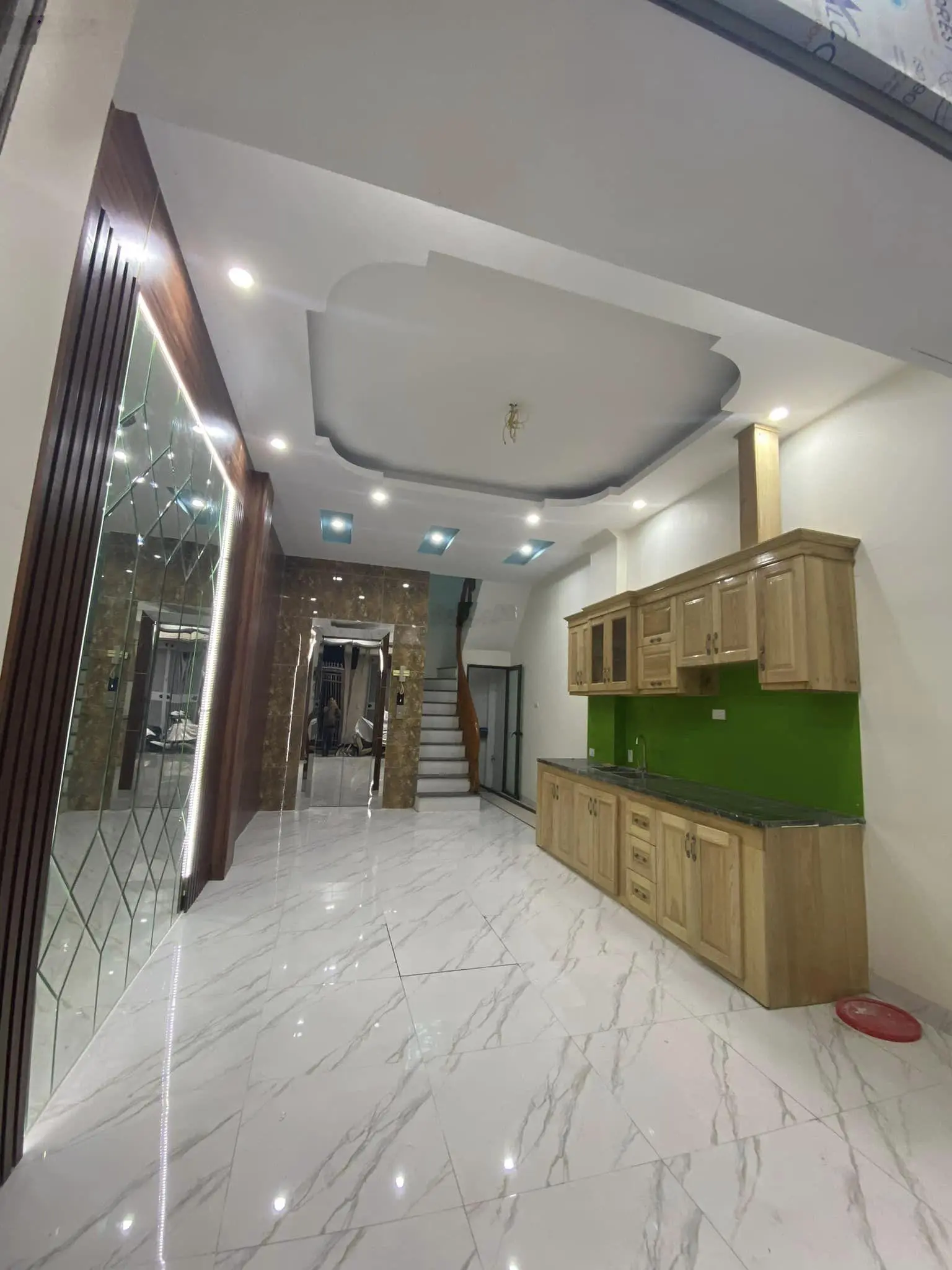 Chính chủ bán nhà 33M2 x 5 Tầng - 3 Ngủ đầy đủ công năng - ÔTô đỗ cổng