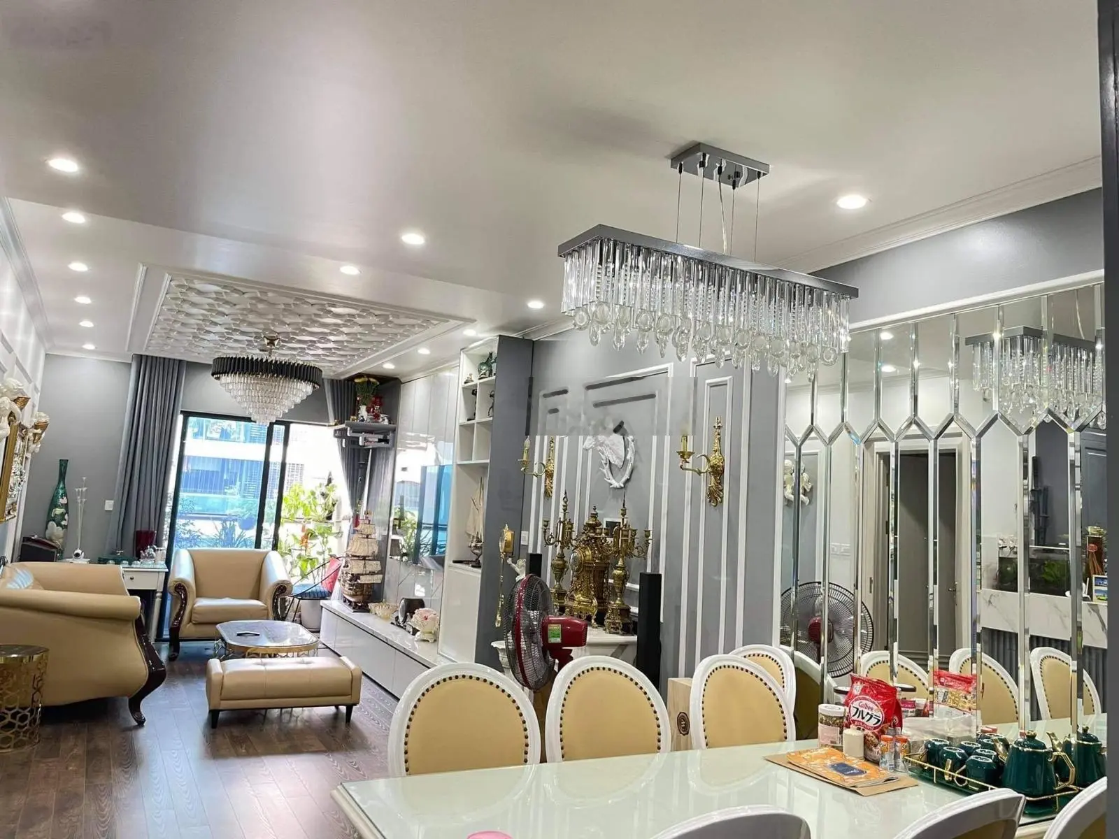 Bán căn 2PN ban công Đông Nam CC Roman Plaza nội thất cao cấp ít ở sổ đỏ lâu dài, tầng 20, có slot
