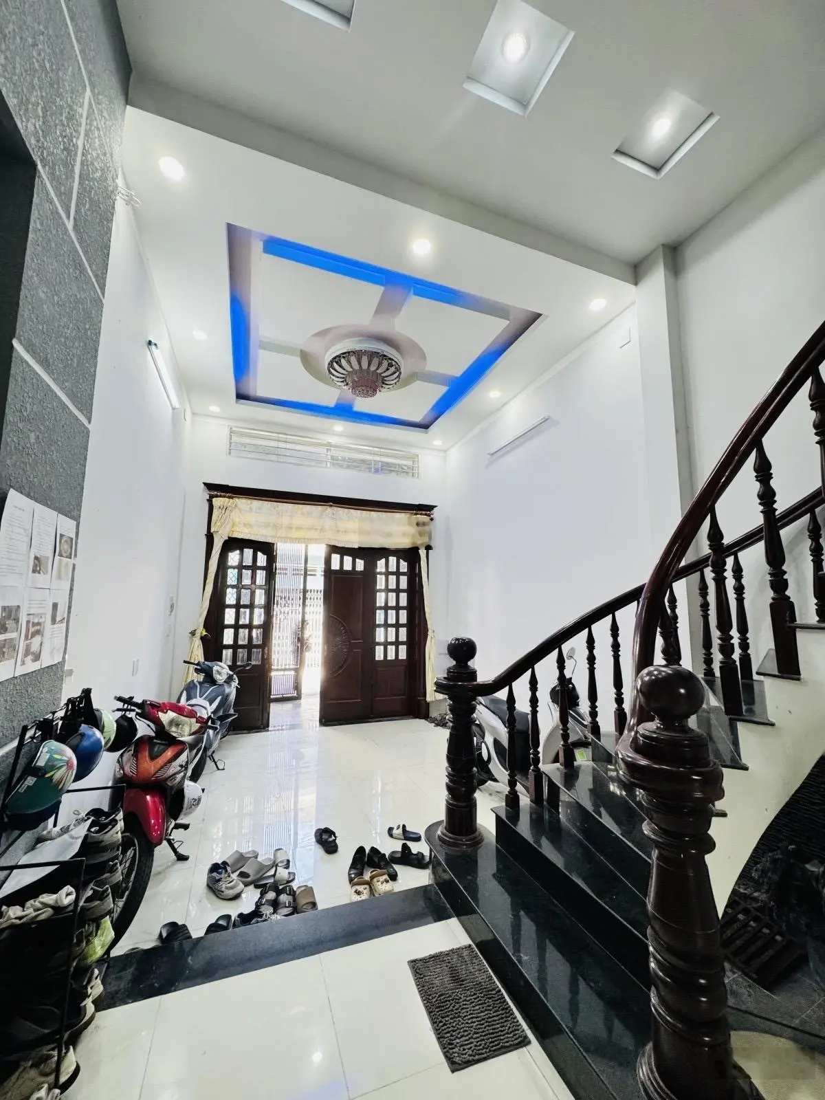 Nhà mới 4PN, 5WC, hẻm oto, thuận tiện mua ở, khu dân trí cao