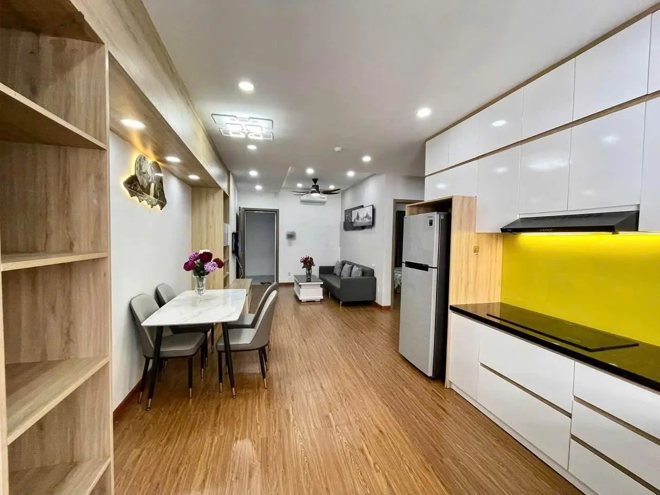 Bán căn hộ Mường Thanh Viễn Triều view biển, full nội thất, 2PN, 2WC