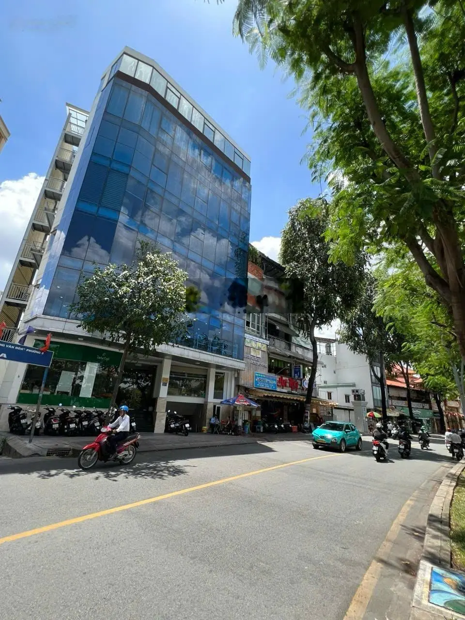Bán gấp tòa nhà góc 2 mặt tiền Hầm 7 Tầng_HĐT 300Tr/tháng đường Trường Sa, P2, Q.Phú Nhuận
