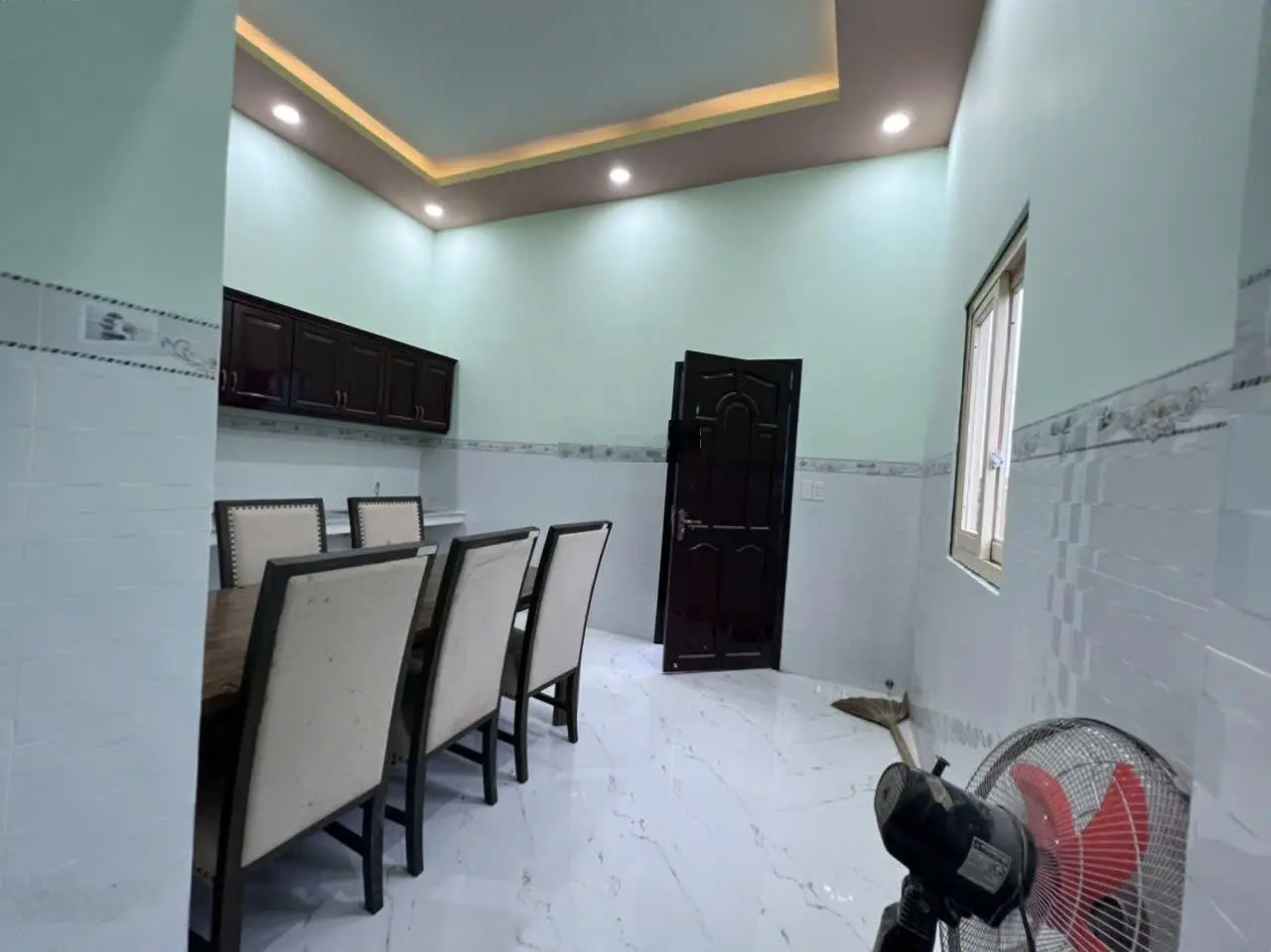 Chủ gửi bán cần bán gấp căn nhà đường thông xe hơi ấp Bình tiền 1 xã Đức Hòa Hạ