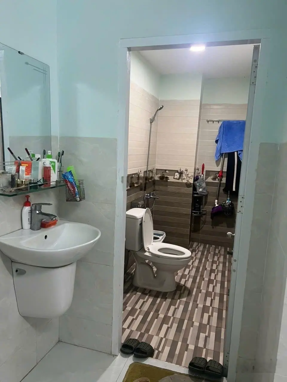 Bán nhà 3 tầng, đường ô tô tránh nhau, cách biển 1km, hẻm đường Điện Biên Phủ, Vĩnh Hoà, Nha Trang