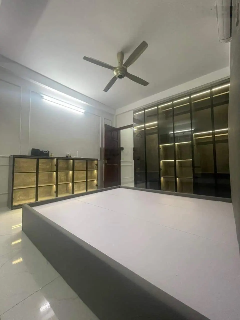 Nhà đẹp ngay khu đô thị Mỗ Lao tặng full nội thất cao cấp. Ngõ nông oto đỗ gần tiện ích bạt ngàn