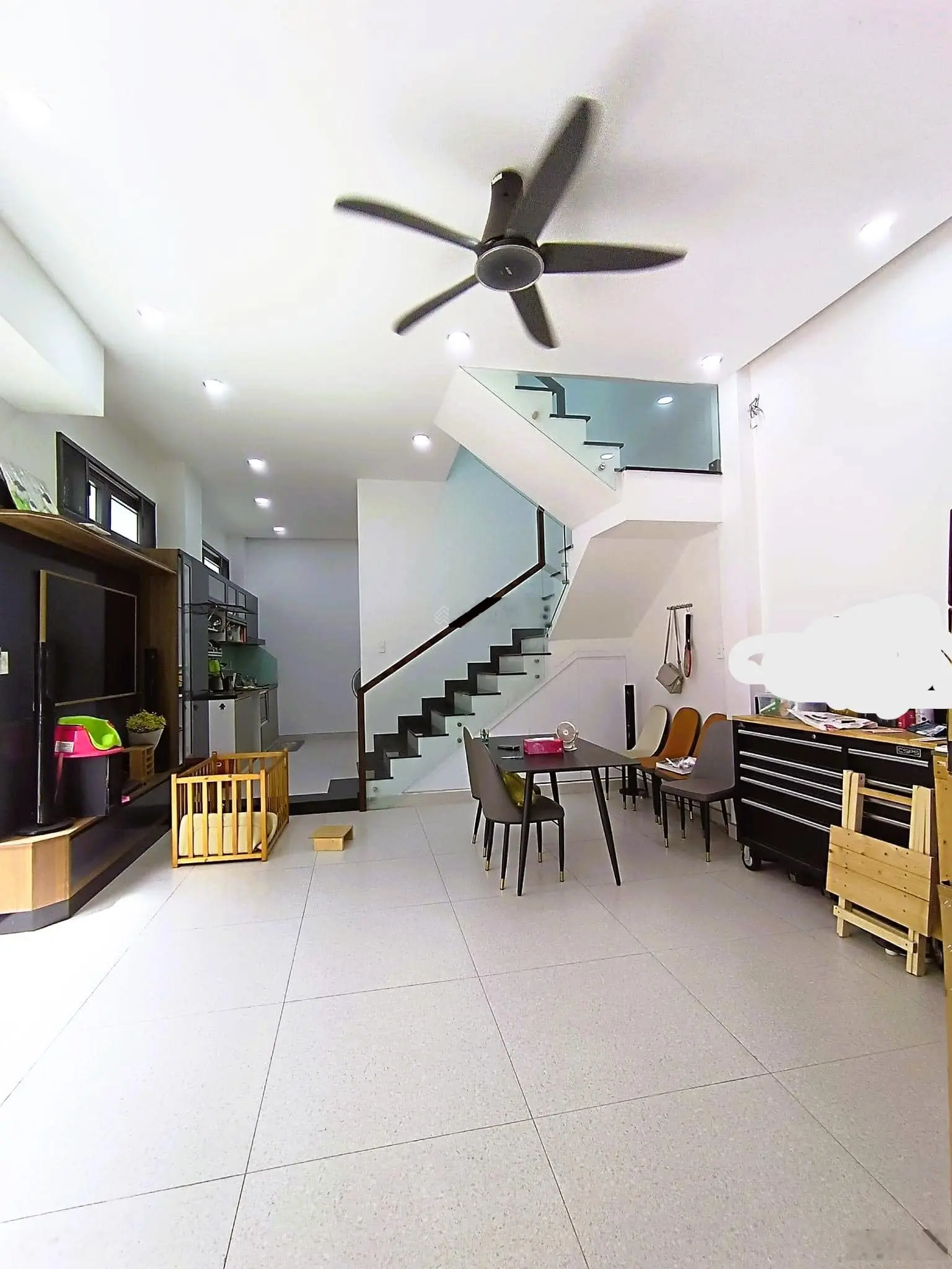 Bán nhà Âu Dương Lân, 55m2, ngang 3,8m, 3 tầng, vào ở ngay, có sân để xe, giá tốt chỉ 4 tỷ 600