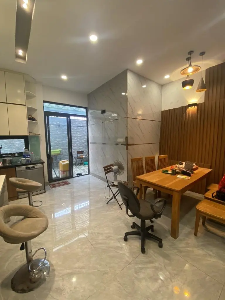 Bán nhà 4 tầng, 8 phòng ngủ, Đào Sư Tích, Phước Kiển Nhà Bè, 135m2 (6.8x20) nhỉnh 10 tỷ