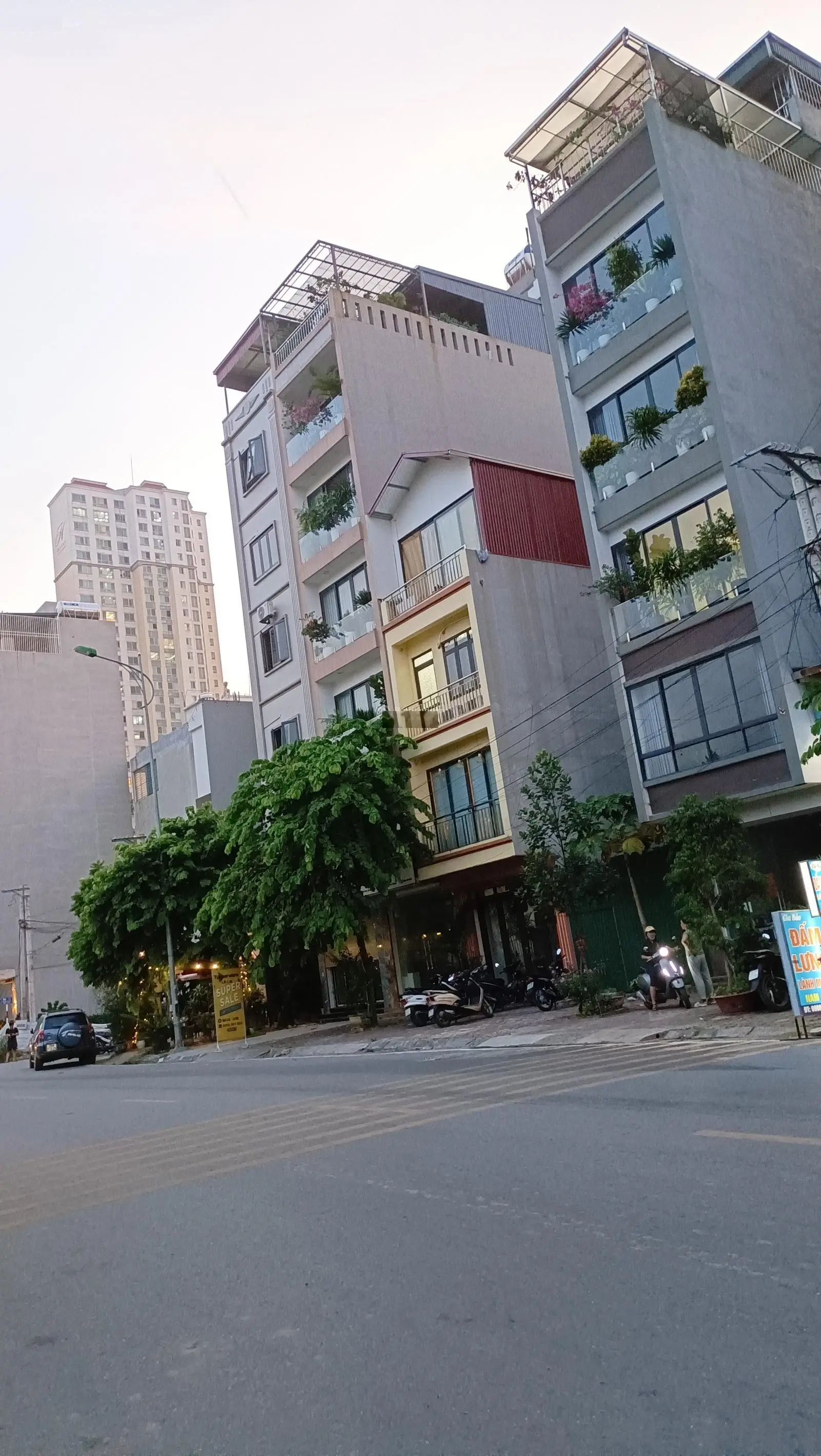 Mua nhanh kẻo lỡ các Bác ơi Văn Phú, Phú La, Hà Đông, 66m, 5 tầng, giá 9.8 tỷ, nở hậu,