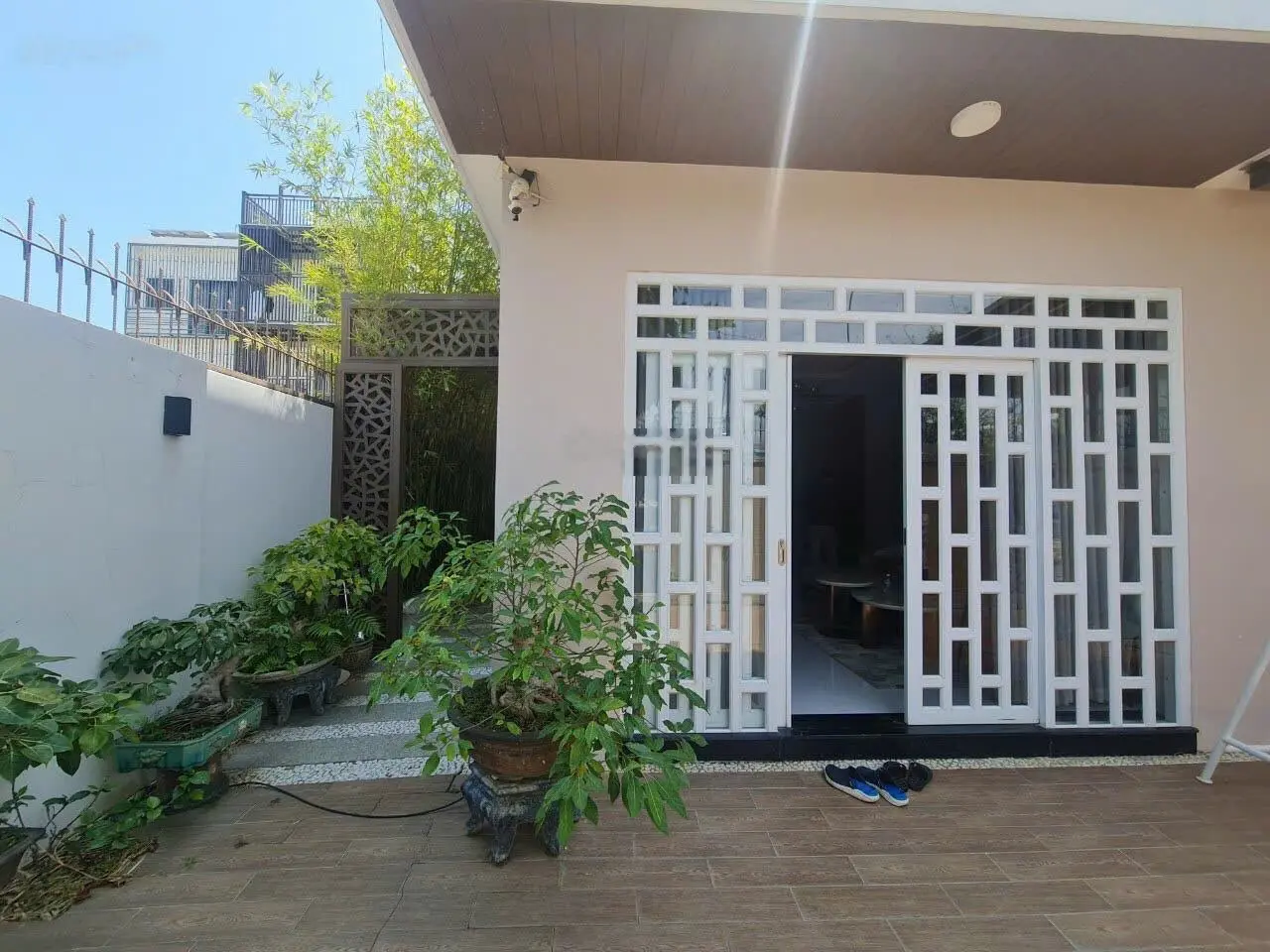 Cần bán biệt thự gói 2 kđt mỹ gia - đối diện sân bóng đá