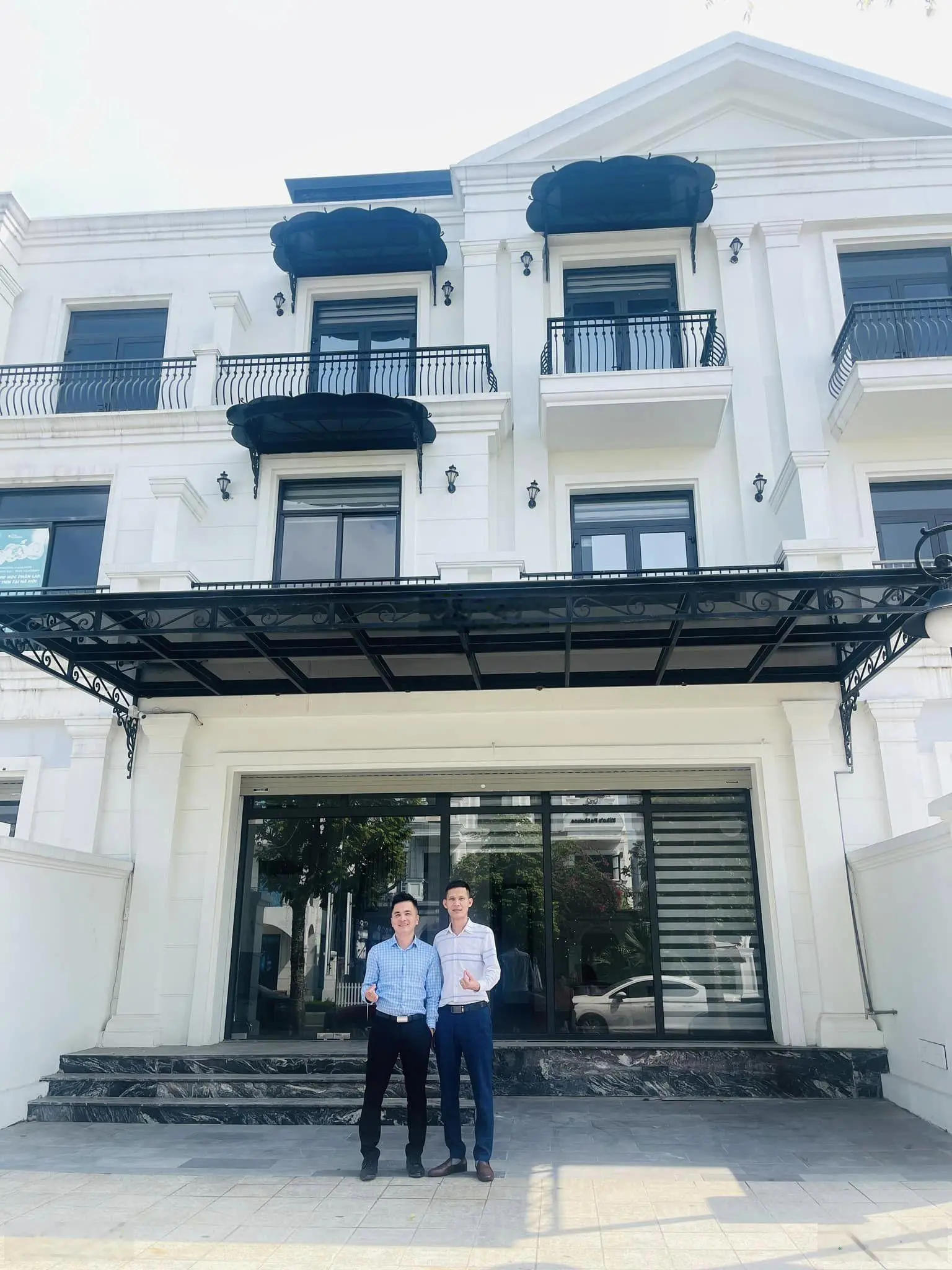 Bán gấp 5 căn biệt thự - Giá tốt tại Vinhomes Gia Lâm. Giá chỉ từ 15,5 tỷ/ căn
