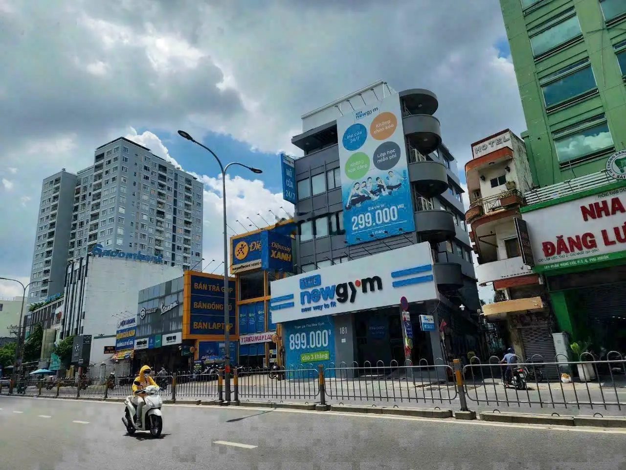 Bán mặt tiền Phan Đăng Lưu, Phú Nhuận - DT 10x35m, 350m2 - 2 tầng - CTXD hầm 10 tầng - giá 65 tỷ