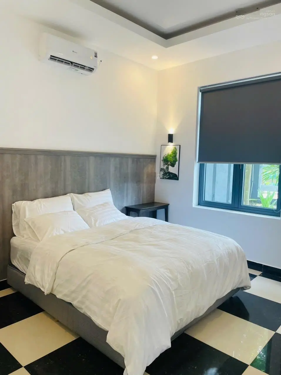 Nhà sân vườn view đầm ngay thị trấn Lăng Cô tuyệt đẹp, ngang rộng 12m, full nội thất