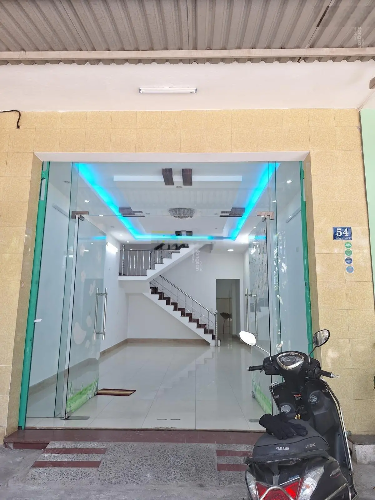 Bán nhà gần biển sạch đẹp giá đầu tư Hòa Minh 3