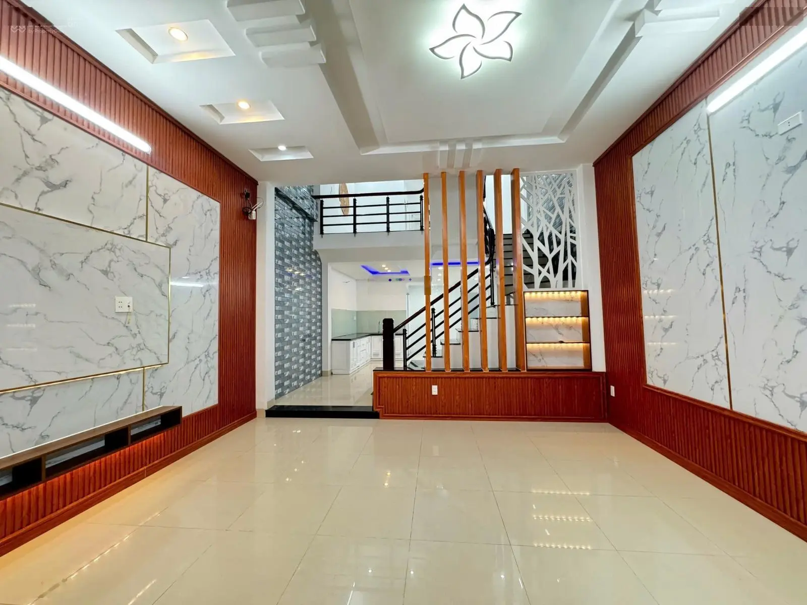 Chính chủ bán nhà 2 tầng 2 mê đúc đường 7,5m Lư Giang - Hòa Xuân - hướng Tây Bắc, vị trí đẹp