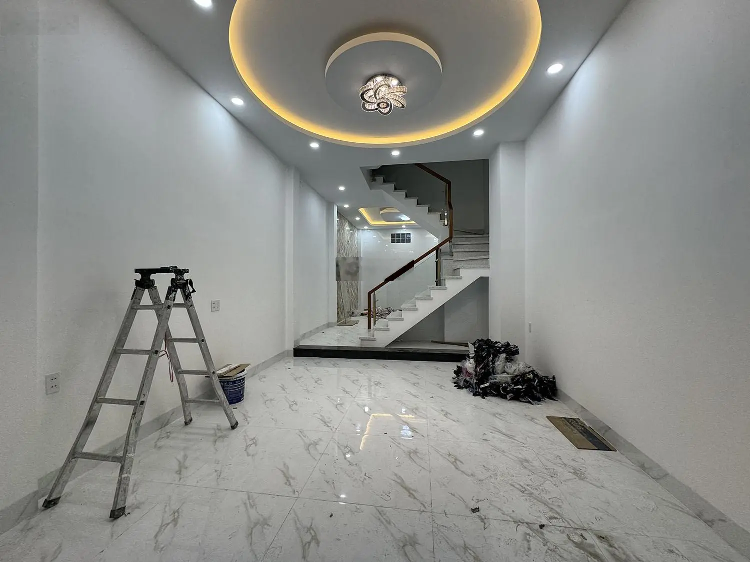 Tuyệt phẩm đẹp lung linh 3 lầu (4mx12m=48m2 vuông vức) mới 100% hẻm xe hơi khu VIP Hồ Xuân Hương