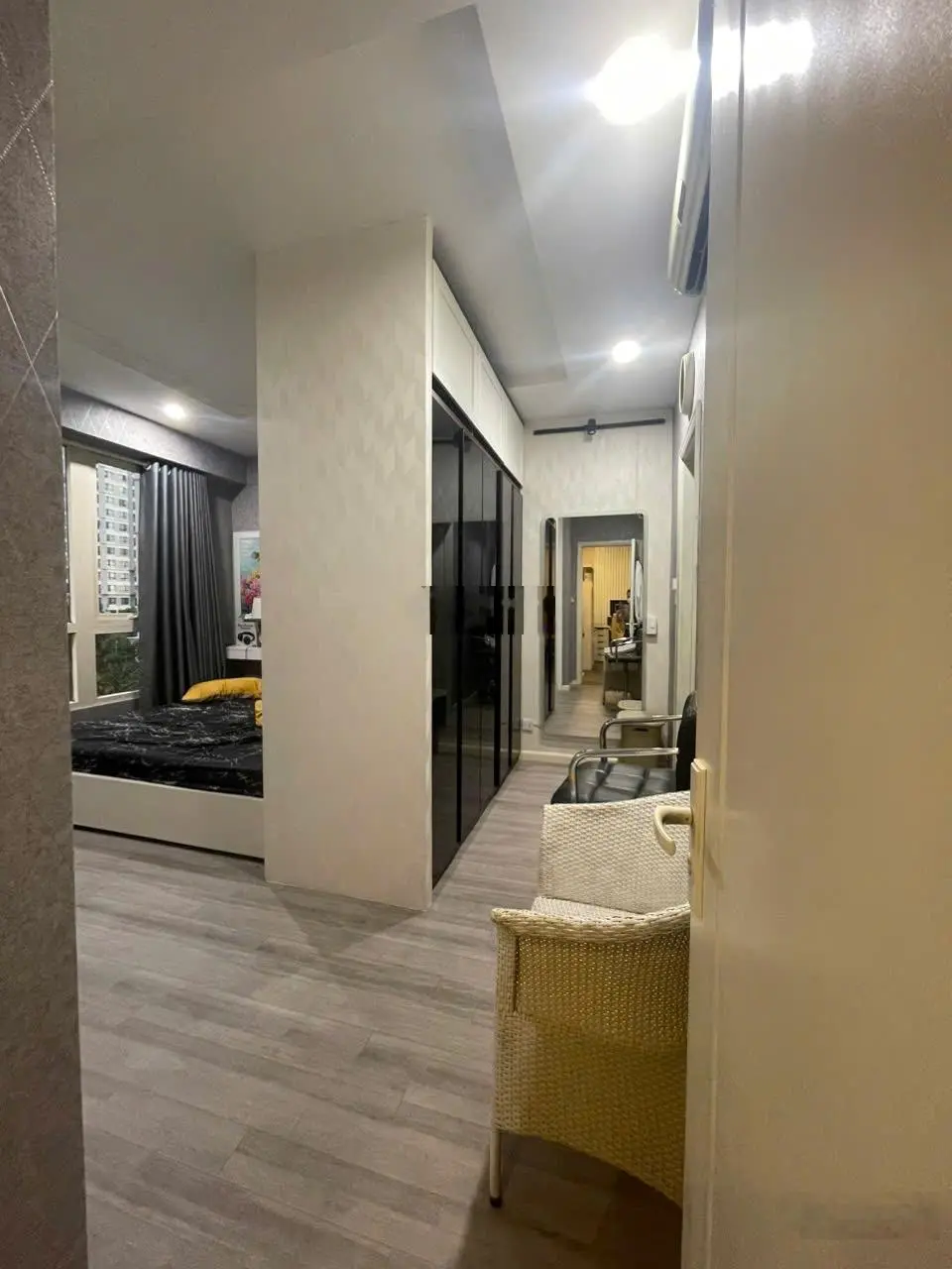 Chủ mua nhà mặt đất, bán gấp căn hộ tòa t11 83m2, 2pn sáng, nhạc nước trung tâm. lh: 0964 430 ***