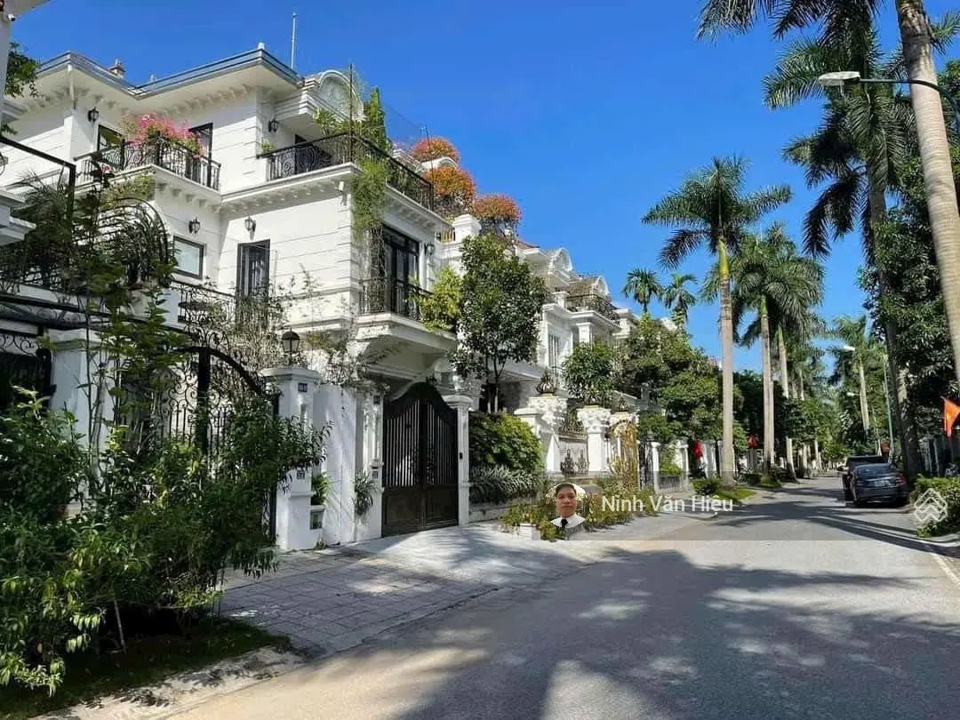 Bán biệt thự 200m2 sổ đỏ chính chủ tại Ciputra Hà Nội