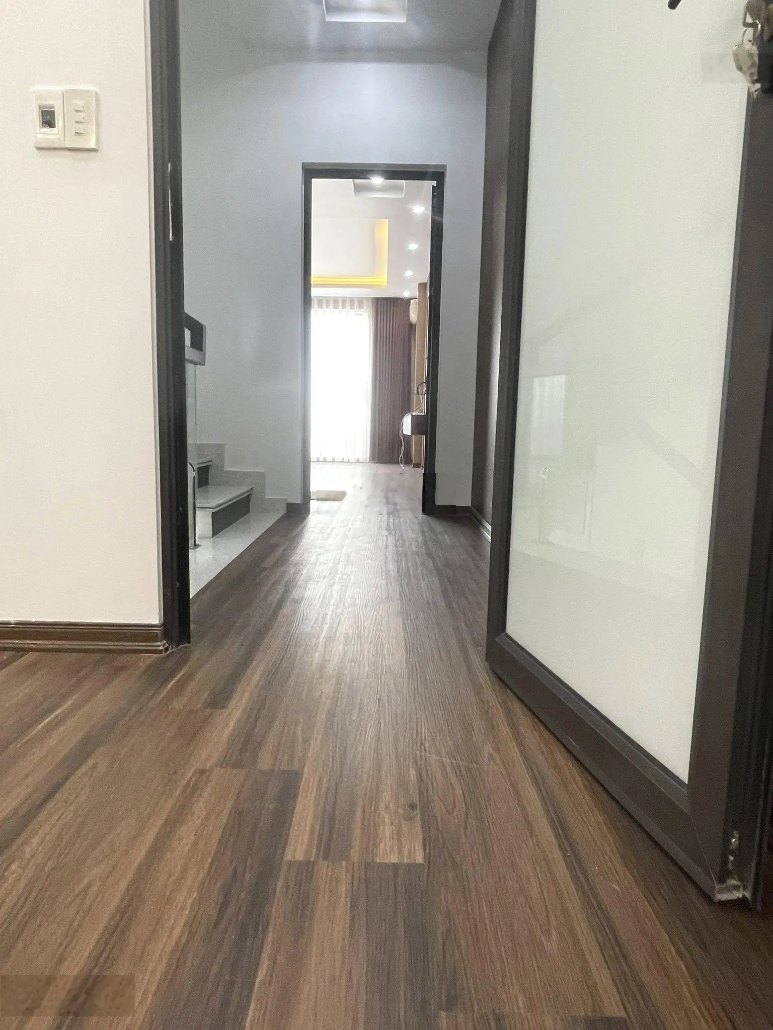 Siêu phẩm nhà 4 tầng mặt tuyến chính đường rộng 20m thông thương TĐC Sao Sáng