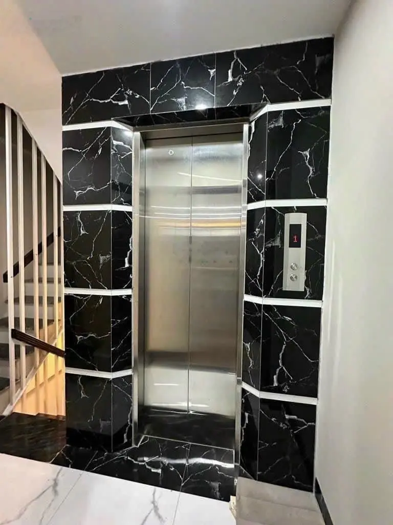 Bán nhà mặt phố Hoàng Mai - thang máy - kinh doanh. DT 37m2 x 6 tầng - nhỉnh 8.5 tỷ